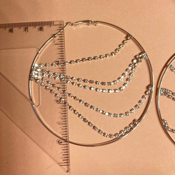 🌟 Rhinestone Oversized Hoop Earrings - Picture 4 of 4